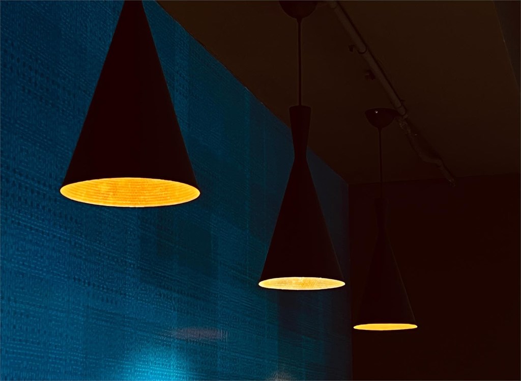 5 diferencias entre luces LED cálidas, neutras y frías: cuál elegir según la sala
