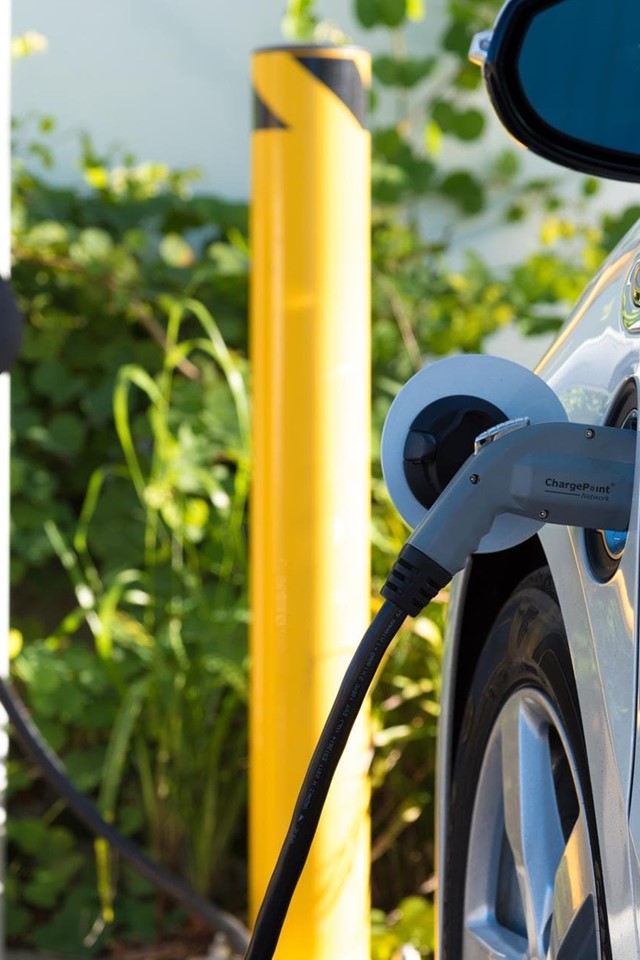 Instalar punto de recarga de coche eléctrico