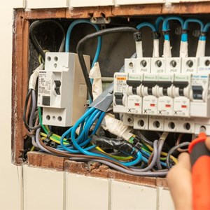 ¿Necesitas cambiar la instalación eléctrica de tu casa?